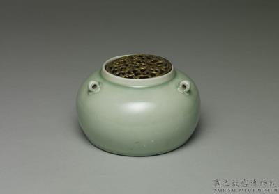 图片[2]-Jar with three loop handles in celadon glaze (incl. metal inner liner), Ming dynasty, Yongle reign (1402-1424)-China Archive